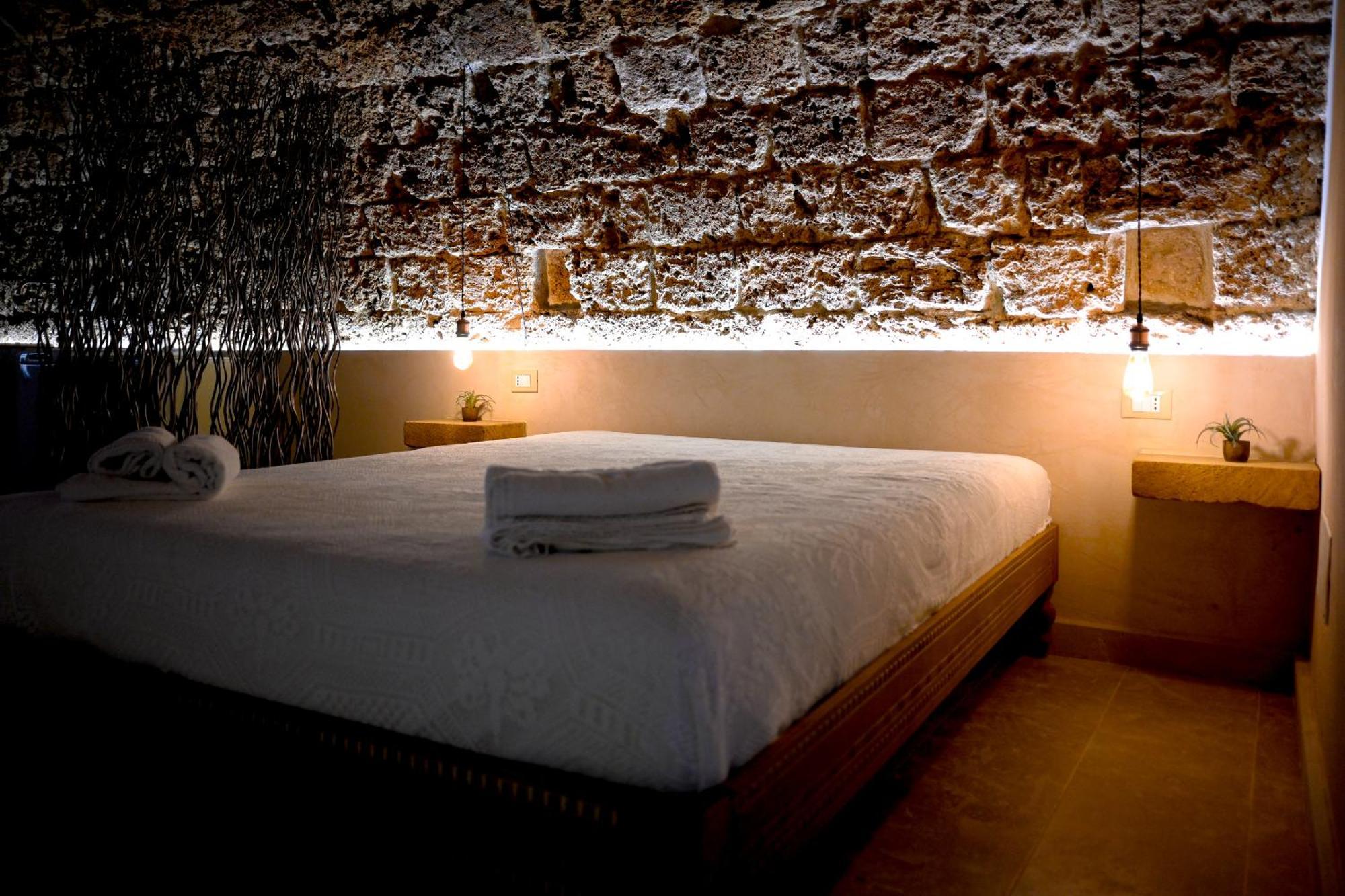 La Grotta, Luxury Suite & Spa Noto Bagian luar foto