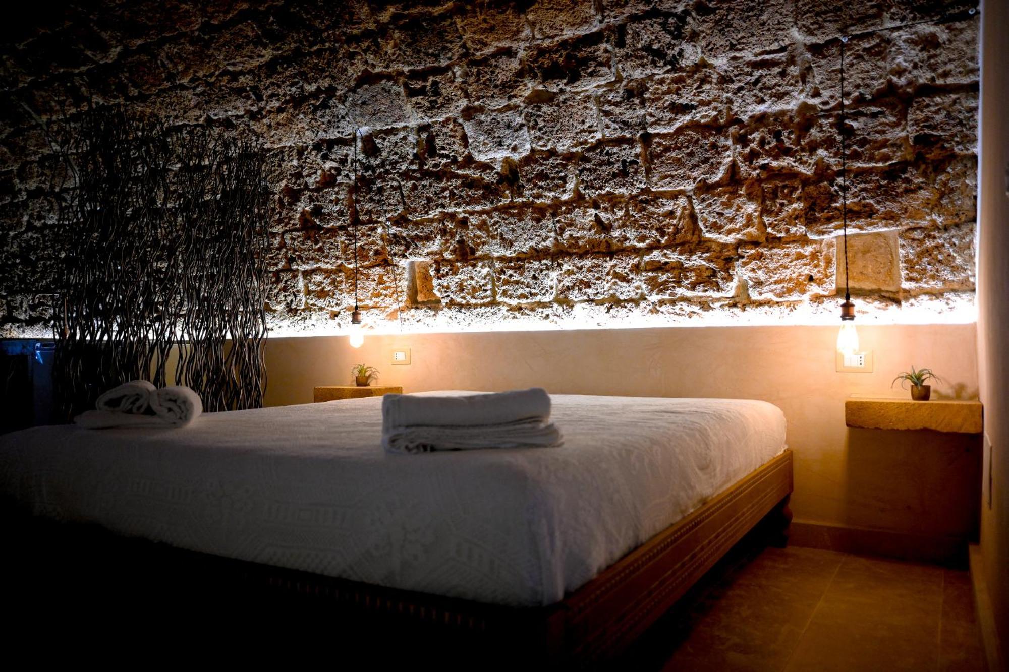 La Grotta, Luxury Suite & Spa Noto Bagian luar foto