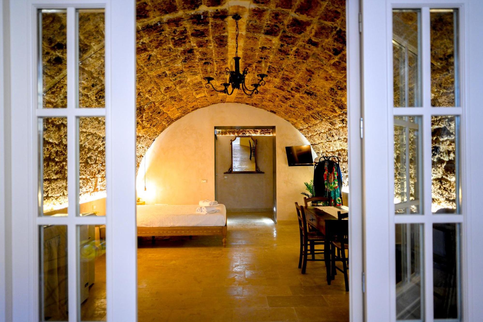 La Grotta, Luxury Suite & Spa Noto Bagian luar foto