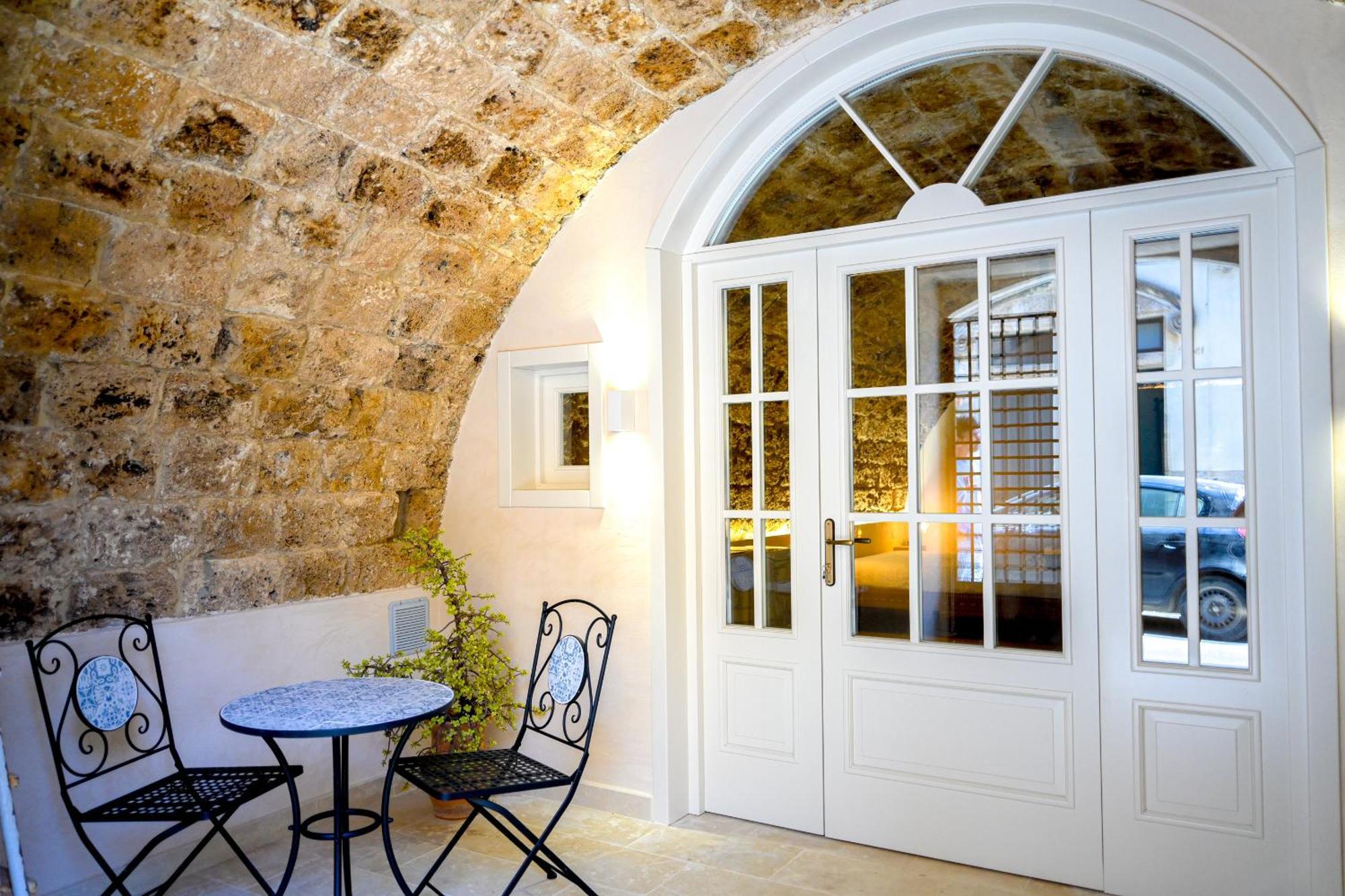 La Grotta, Luxury Suite & Spa Noto Bagian luar foto
